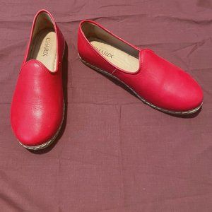 Charix Size 38 (US 8) Classics Slip On Shoe in Red